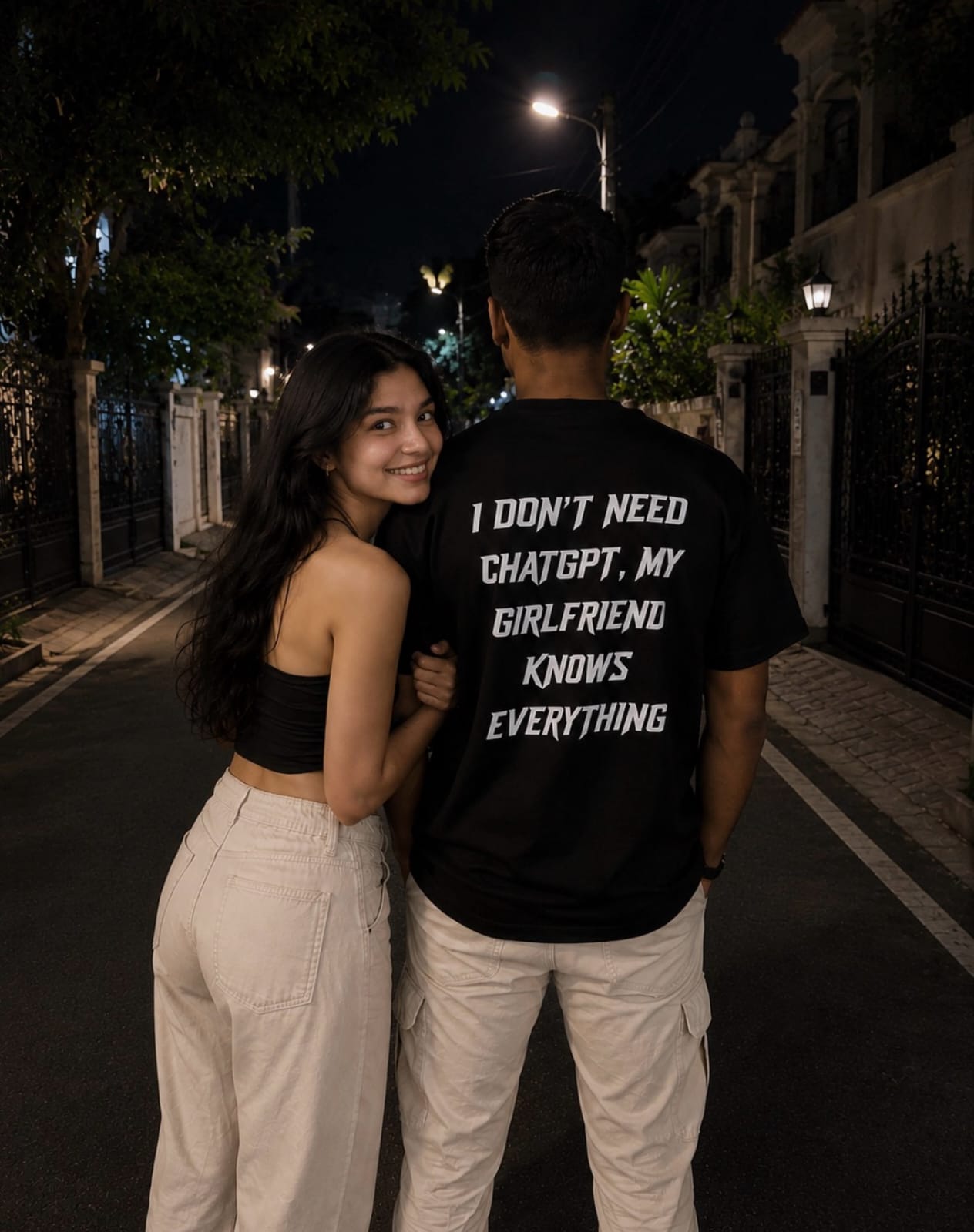 I DON'T NEED CHATGPT MY GIRLFRIEND KNOWS EVERY THING T-shirt
